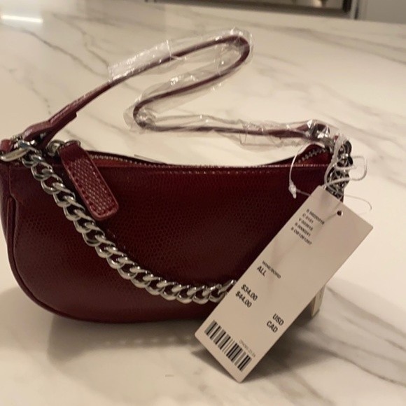 NWT Urban Outfitter Red Burgundy Vegan Leather tiny bag with strap + chain strap - Picture 1 of 7